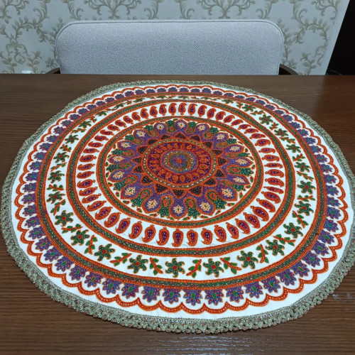 رومیزی گرد پته دوخت نگینی آستر شده