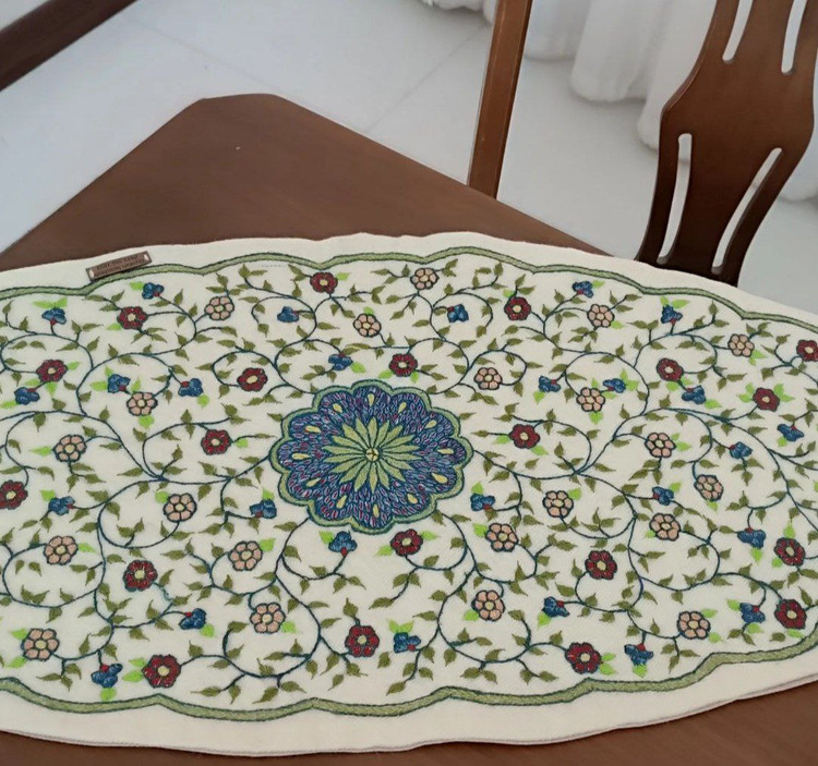 رومیزی بیضی پته